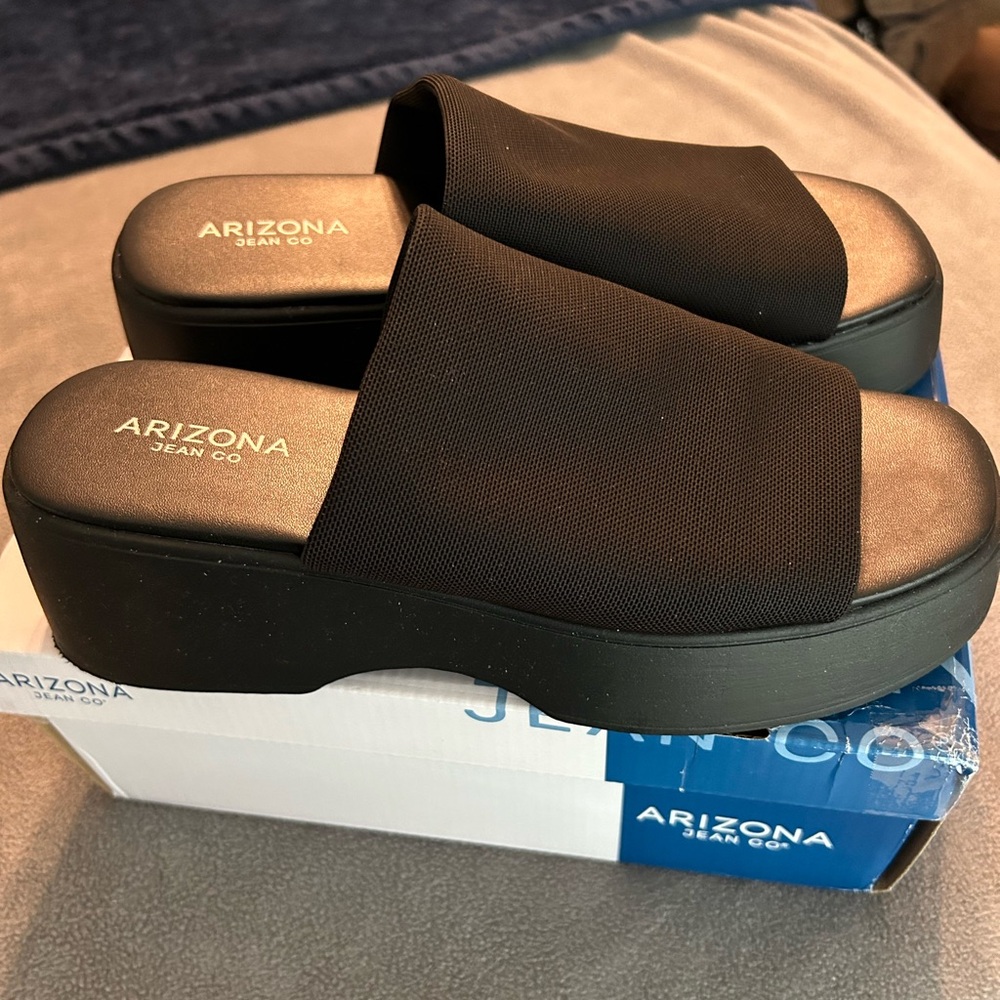 Arizona Jean Co. Black Platform Shoes size 7.5 EUC